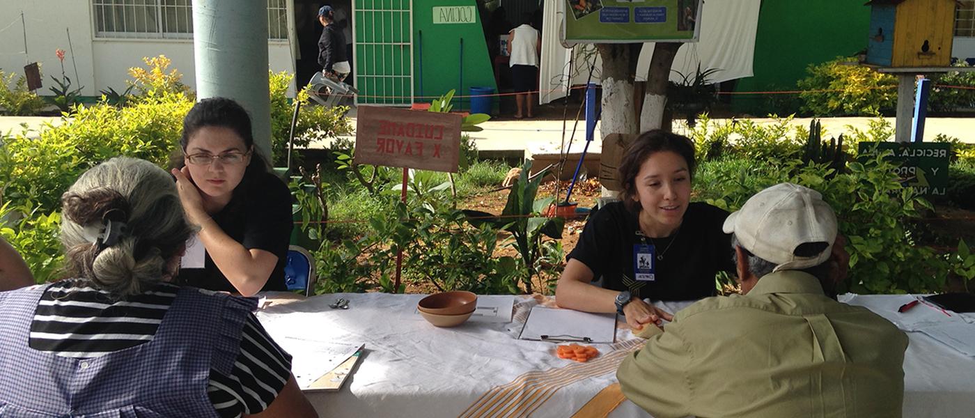 UIW master's in nutrition students interacting with clients